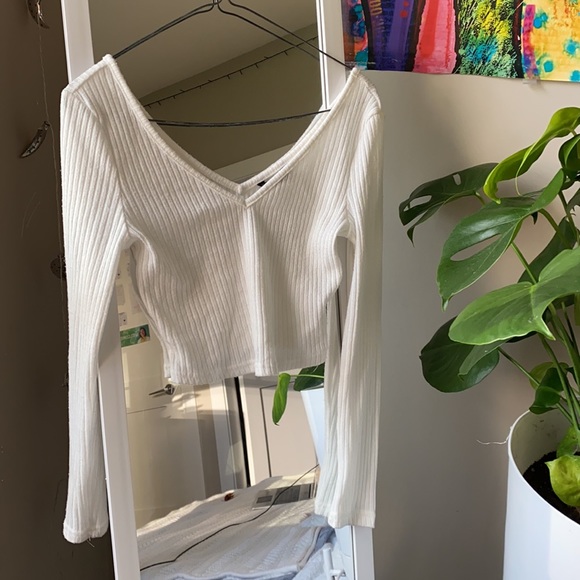 Long Sleeve Ribbed White Crop - Picture 2 of 2